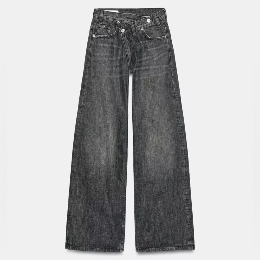 Crossed Waist Mid-Rise Wide-Leg Jeans in Washed Gray